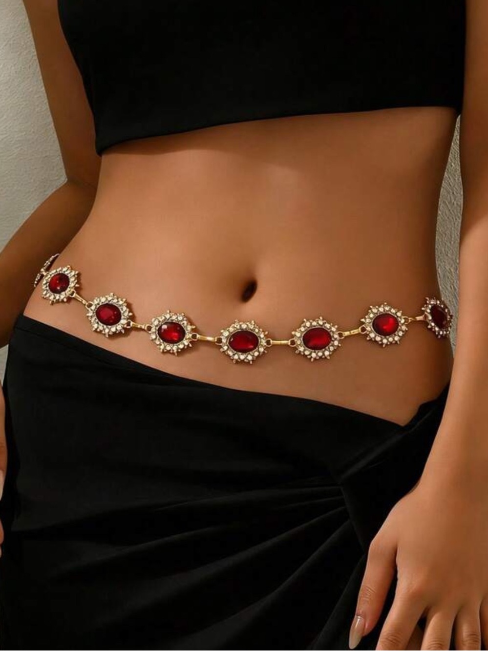 Ruby Elegance Rhinestone Metal Chain Belt NEW 🏷️